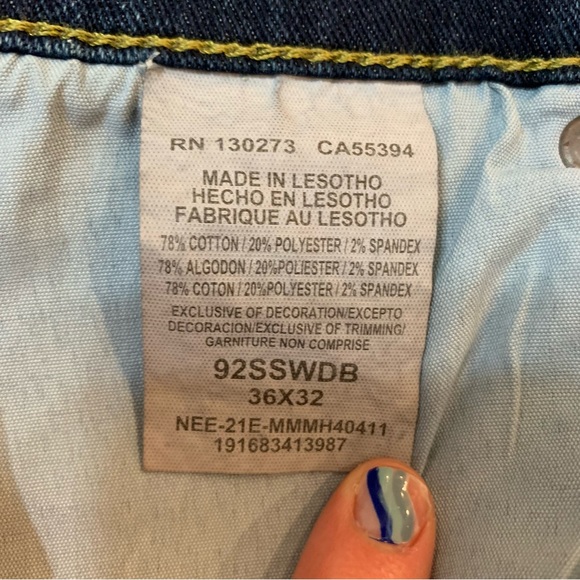 Wrangler jeans. Womens. Like new. 36x32. Slim Straight. - Picture 6 of 7